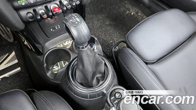 2016 Mini Cooper S Convertible Standard 3rd thumb 9