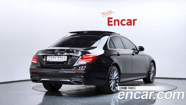 2019 Mercedes-Benz E-Class W213 E350 4MATIC AMG Line thumb 2