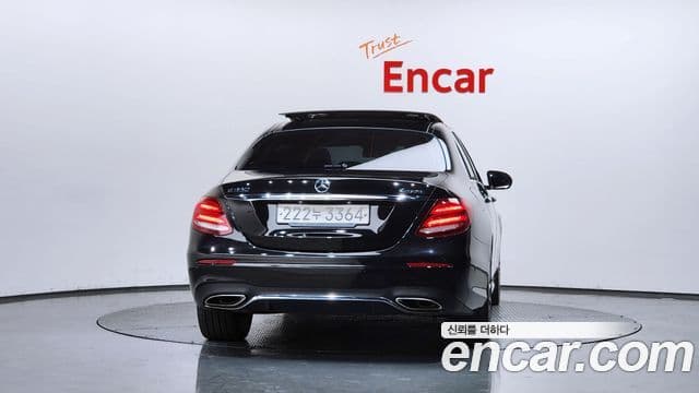 2019 Mercedes-Benz E-Class W213 E350 4MATIC AMG Line thumb 4