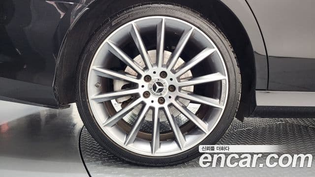 2019 Mercedes-Benz E-Class W213 E350 4MATIC AMG Line thumb 5