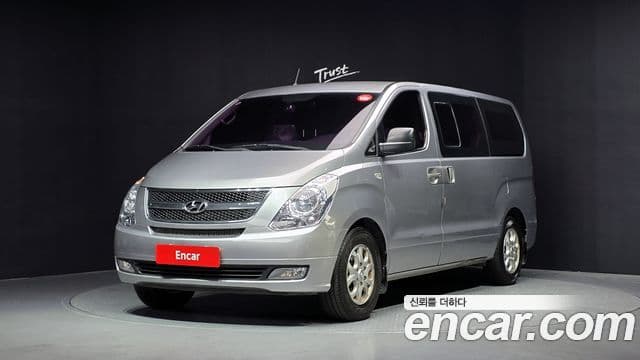 2013 Hyundai Grand Starex 5-Seater Van CVX Premium