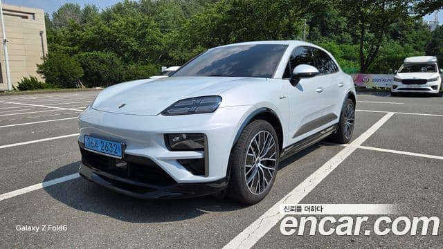 2025 Porsche Macan EV Turbo